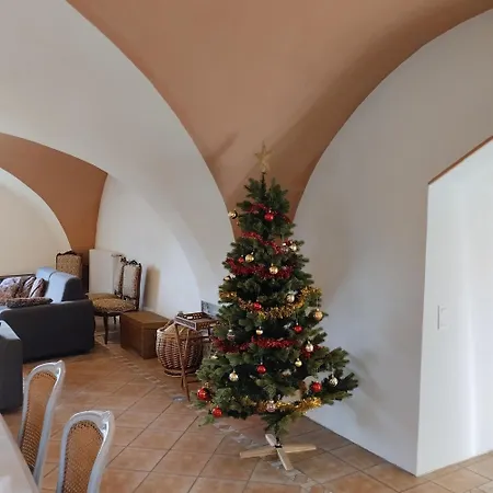 Hébergement de vacances Château De Féligonde