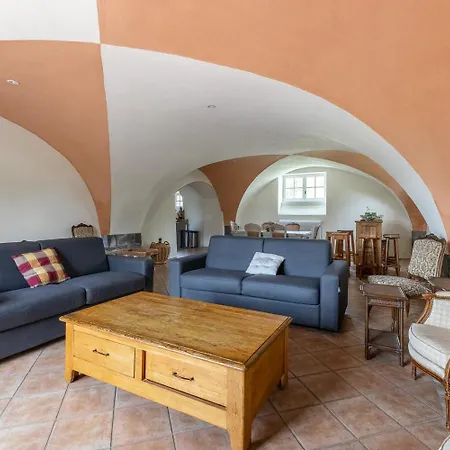 Au Chateau De Feligonde *